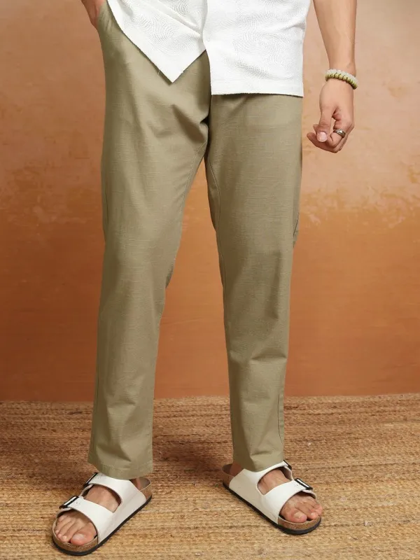 Highlader Men Beige Slim Fit Solid Chinos