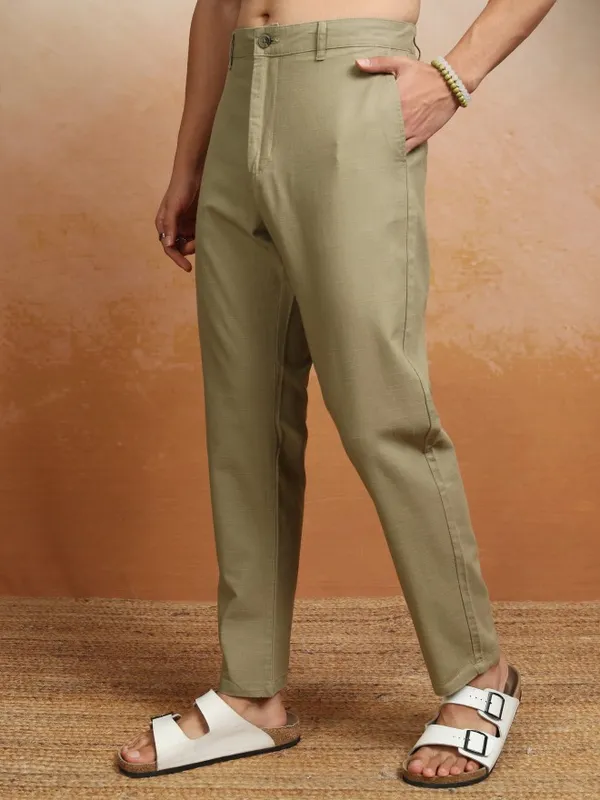 Highlader Men Beige Slim Fit Solid Chinos