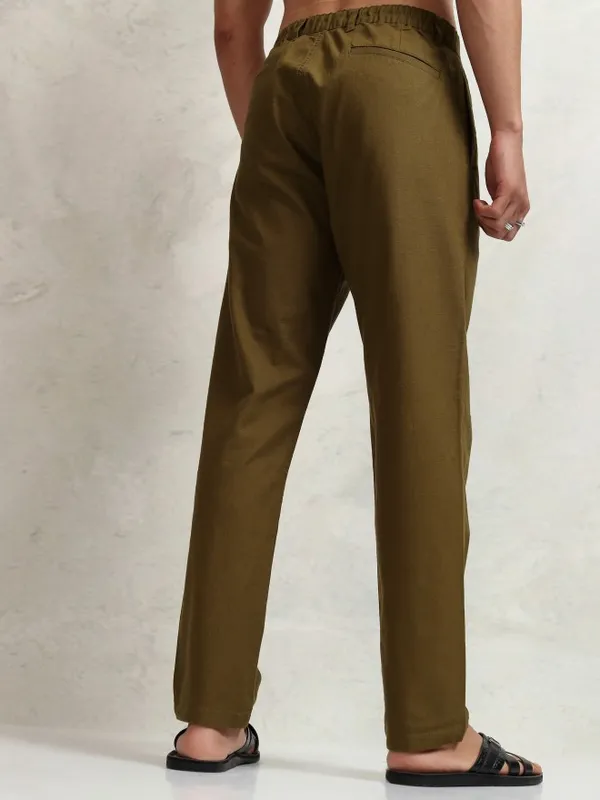 Highlander Men Brown Regular Fit  Solid Chinos