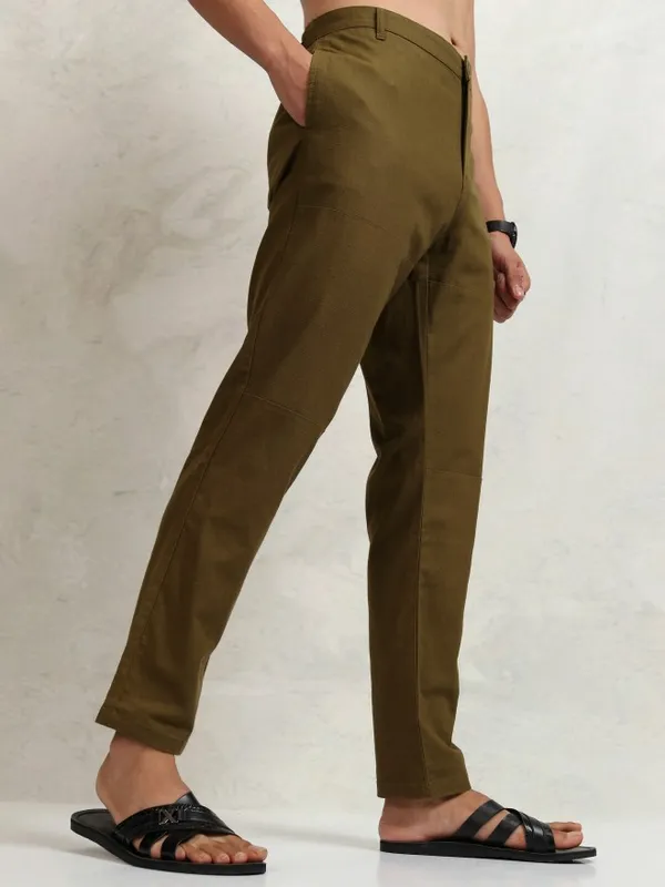 Highlander Men Brown Regular Fit  Solid Chinos