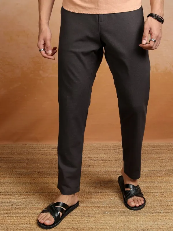 Highlander Men Black Slim Fit Solid Formal Trouser