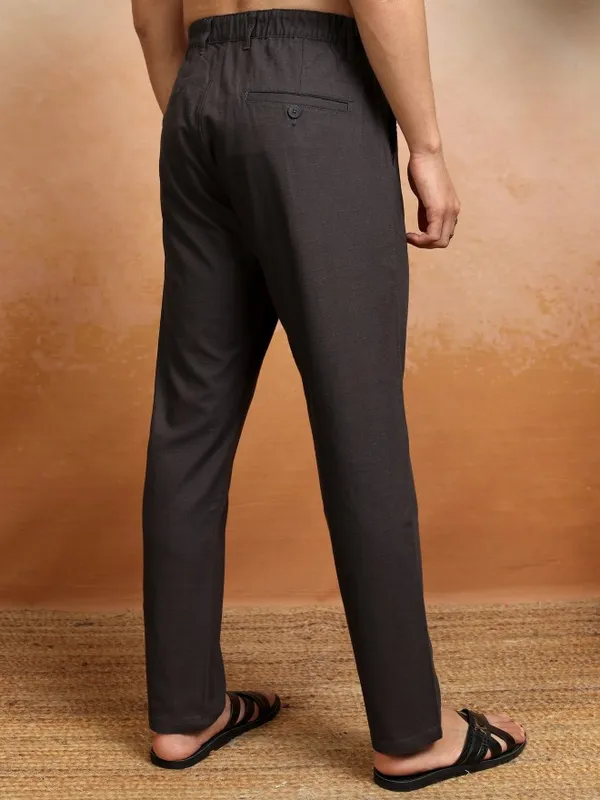 Highlander Men Black Slim Fit Solid Formal Trouser
