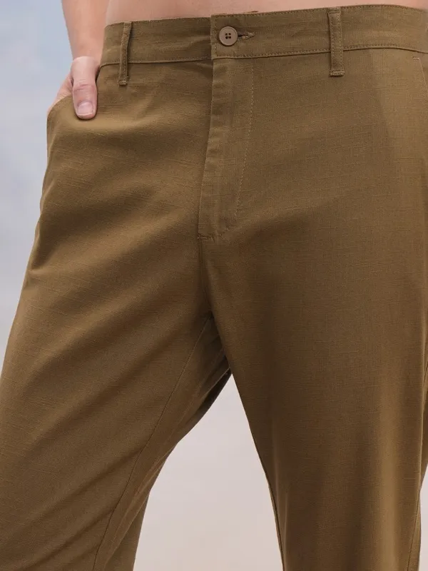 Highlander Men Brown Straight Fit Solid Casual Trouser