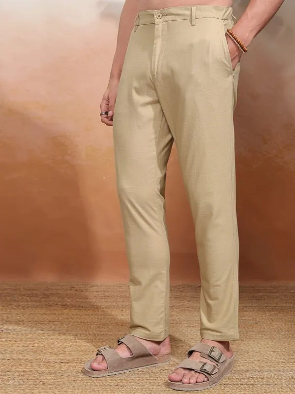 Highlander Men Khaki Slim Fit Solid Chinos