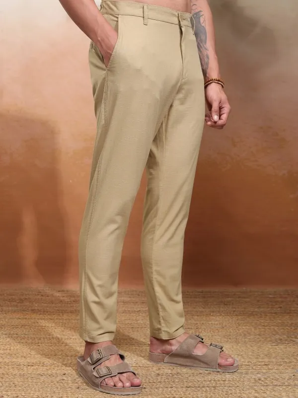 Highlander Men Khaki Slim Fit Solid Chinos