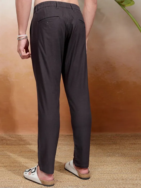 Highlander Men Black Slim Fit Solid Chinos