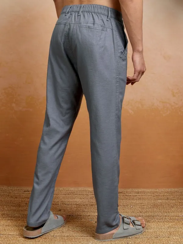Highlander Men Grey Slim Fit Solid Formal Trouser