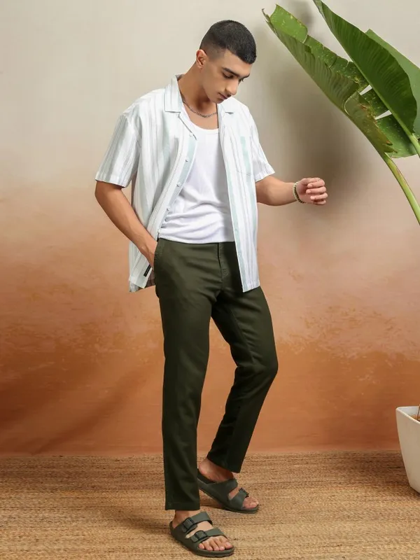 Highlander Men Green Slim Fit Solid Formal Trouser