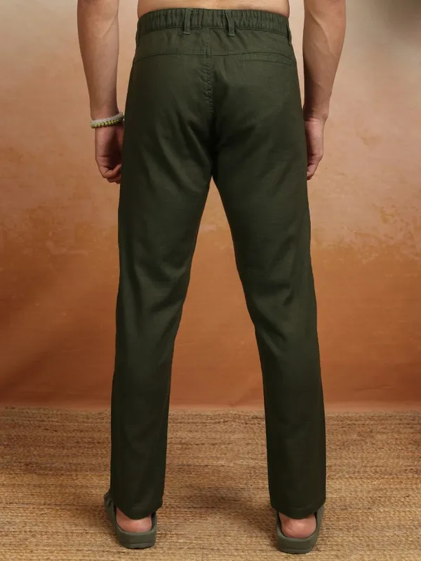 Highlander Men Green Slim Fit Solid Formal Trouser