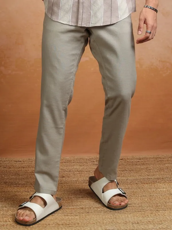 Highlander Men Green Slim Fit Solid Formal Trouser