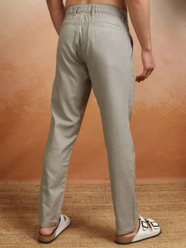 Highlander Men Green Slim Fit Solid Formal Trouser
