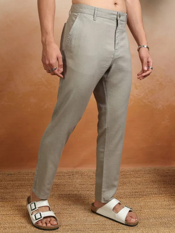 Highlander Men Green Slim Fit Solid Formal Trouser