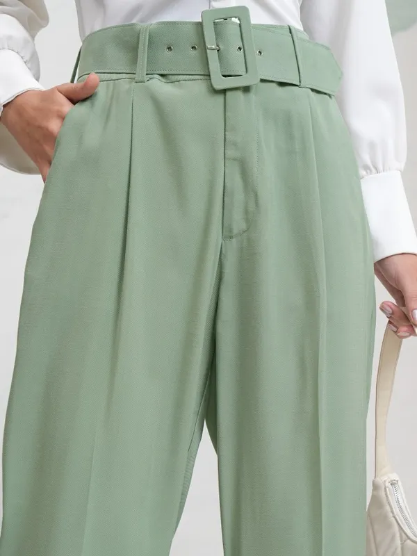 Tokyo Talkies Women Green Solid Straight Fit Casual Trouser