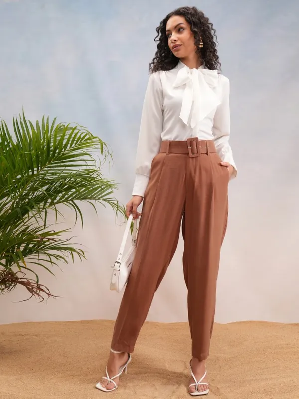 Tokyo Talkies Women Rose Solid Straight Fit Casual Trouser