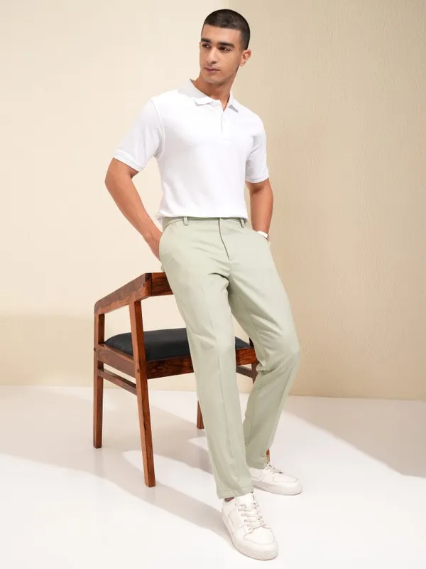 Highlander Men Green Slim Fit Solid Formal Trouser