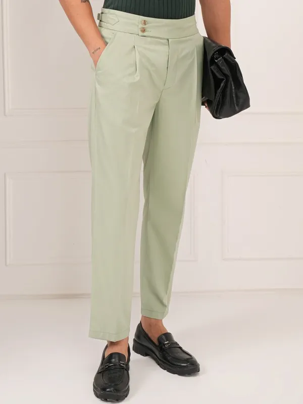 Highlander Men Green Tapered Fit Solid Formal Trouser