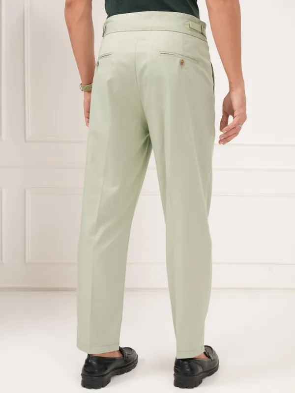 Highlander Men Green Tapered Fit Solid Formal Trouser
