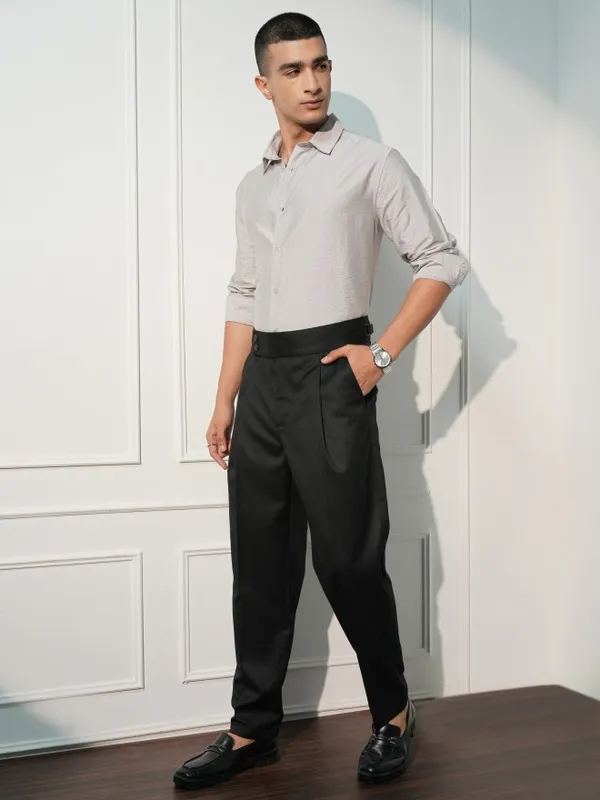 Highlander Men Black Tapered Fit  Solid Formal Trousers