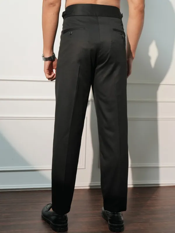 Highlander Men Black Tapered Fit  Solid Formal Trousers