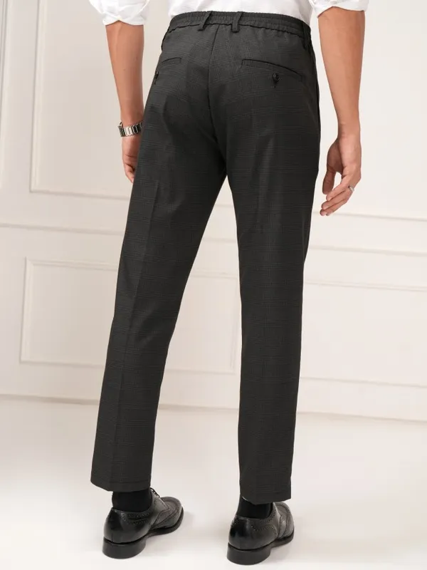 Highlander Men Black Slim Fit Solid Formal Trouser