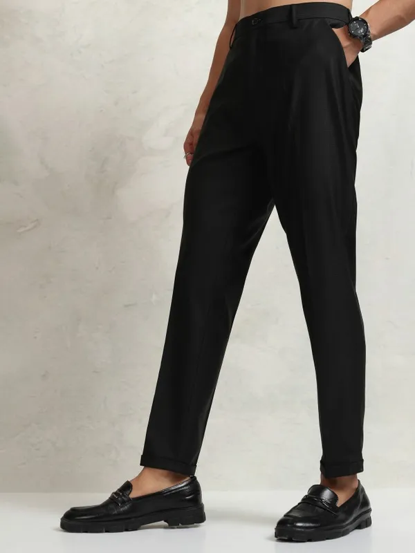 Highlander Men Black Regular Fit  Checked Formal Trousers