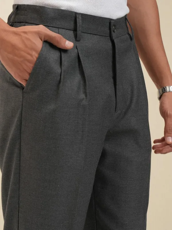 Locomotive Men Grey Regular Fit Solid Formal Trousers