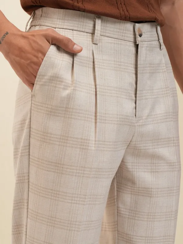 Locomotive Men Beige Regular Fit Checked Formal Trouser