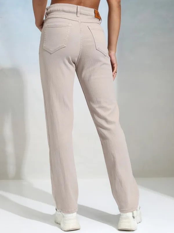 Tokyo Talkies Women Beige Straight Fit Stretchable Jeans