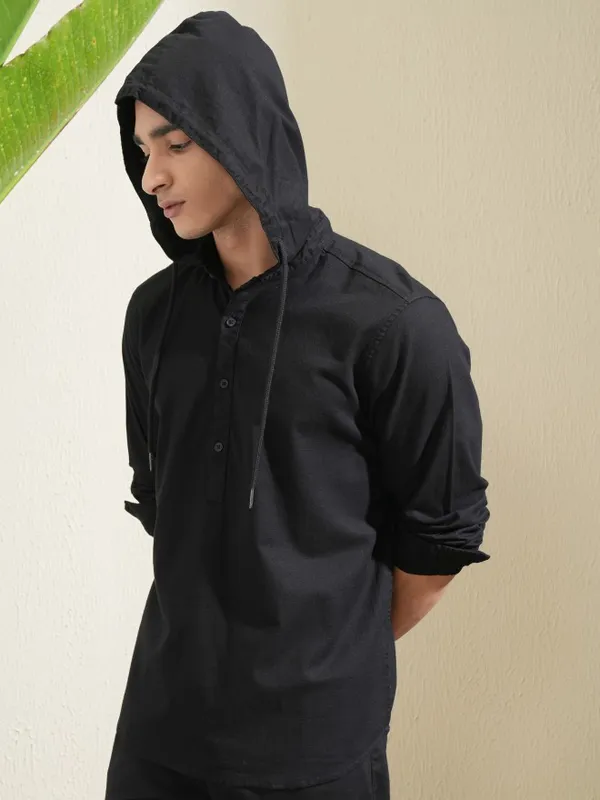 Highlander Men Black Solid Relaxed Fit Casual Shirt