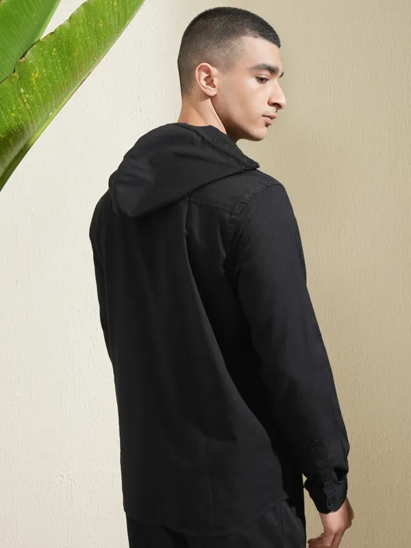 Highlander Men Black Solid Relaxed Fit Casual Shirt
