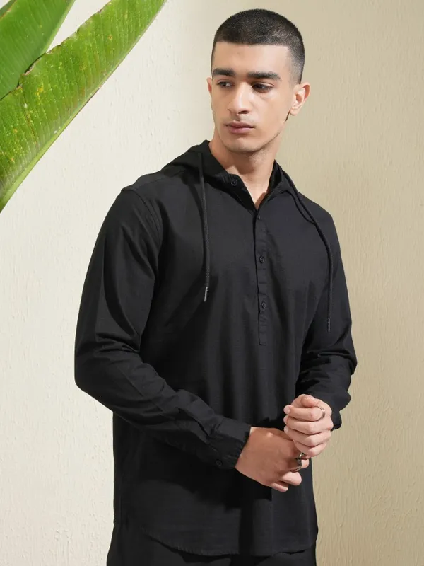 Highlander Men Black Solid Relaxed Fit Casual Shirt