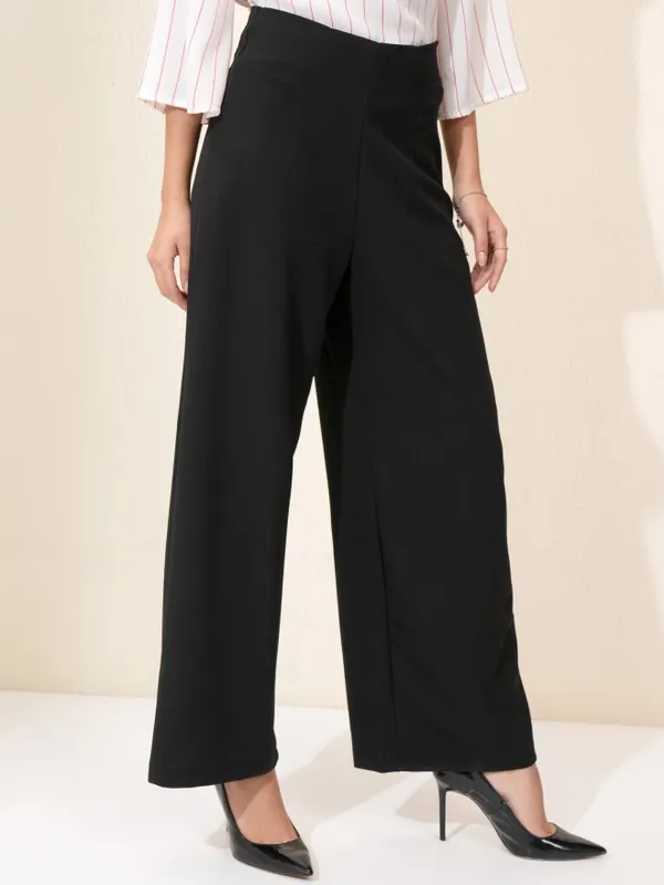 Tokyo Talkies Women Black Regular Solid Regular Trouser