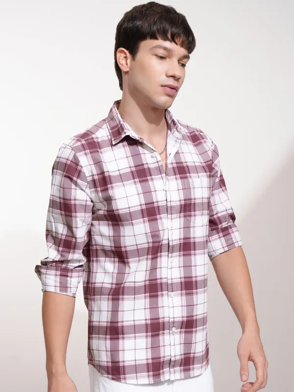 Highlander Men Pink Checked Regular Fit Casual Shirt