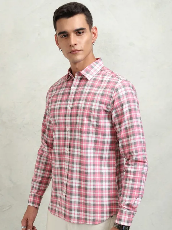 Highlander Men Pink Checked Regular Fit Casual Shirt