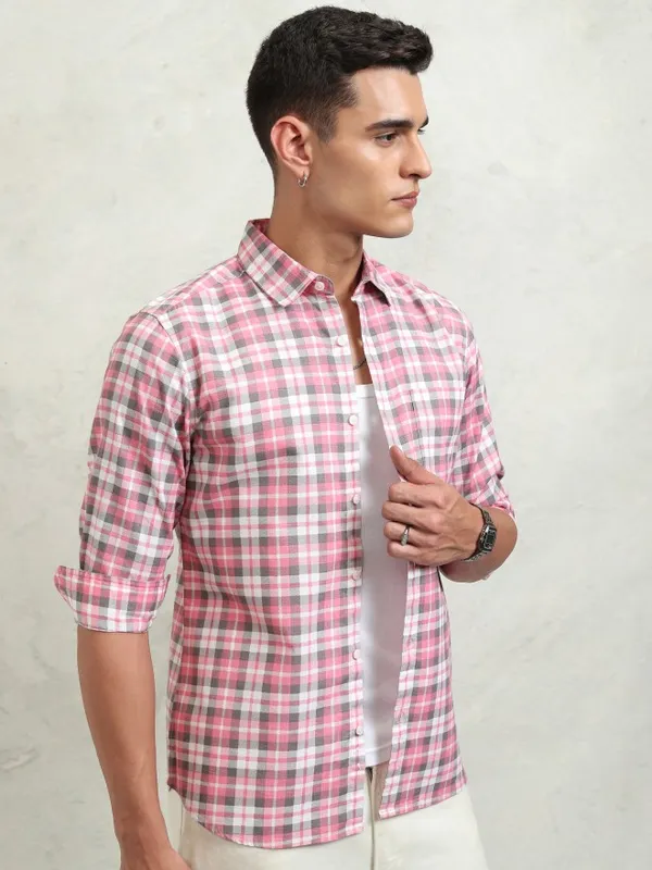 Highlander Men Pink Checked Regular Fit Casual Shirt