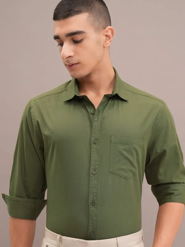 Ketch Men Green Solid Slim Fit Casual Shirt