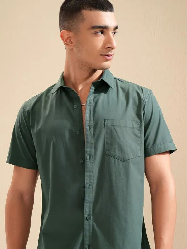 Ketch Men Green Solid Regular Fit Casual Shirt