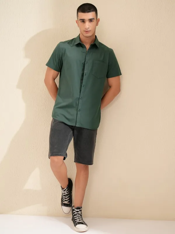 Ketch Men Green Solid Regular Fit Casual Shirt