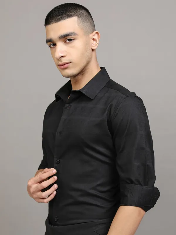Highlander Men Black Textured Slim Fit Casual Shirt