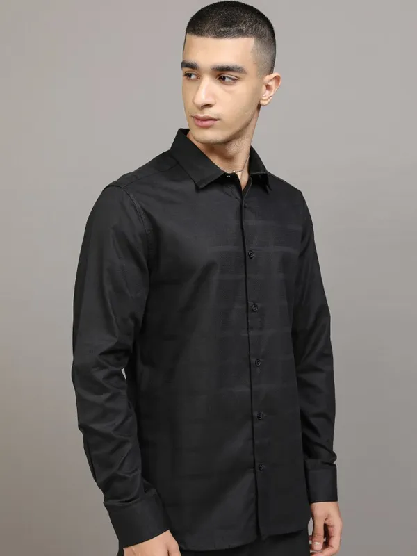 Highlander Men Black Textured Slim Fit Casual Shirt