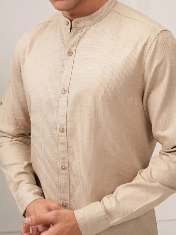 Highlander Men Beige Solid Regular Fit Casual Shirt