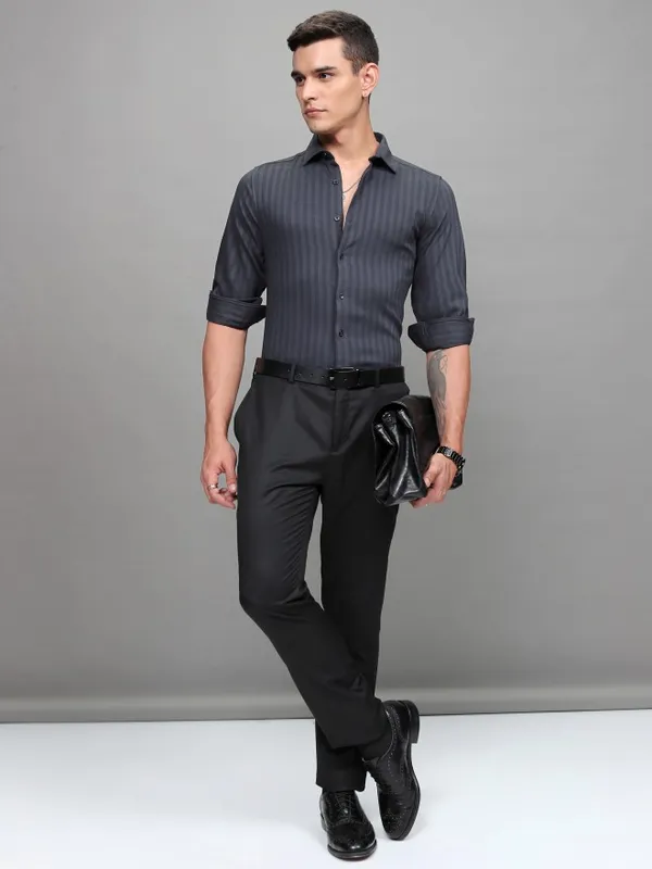Highlander Men Navy Blue Striped Slim Fit Casual Shirt