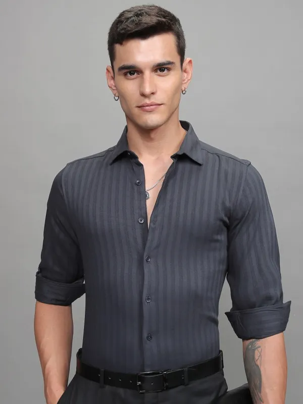 Highlander Men Navy Blue Striped Slim Fit Casual Shirt