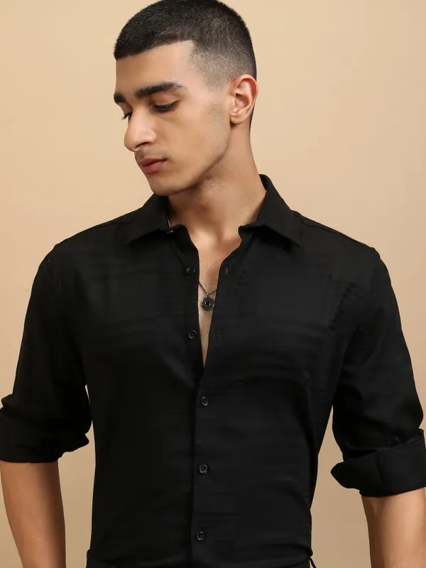 Highlander Men Black Textured Slim Fit Casual Shirt
