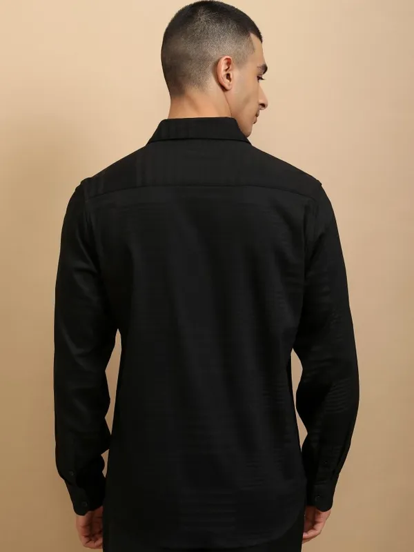Highlander Men Black Textured Slim Fit Casual Shirt