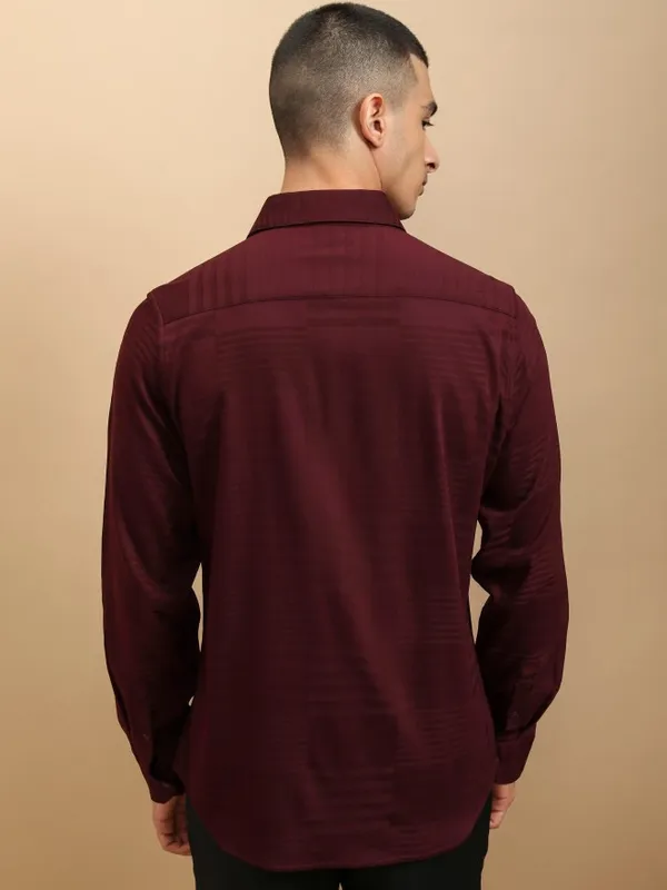 Highlander Men Maroon Striped Slim Fit Casual Shirt