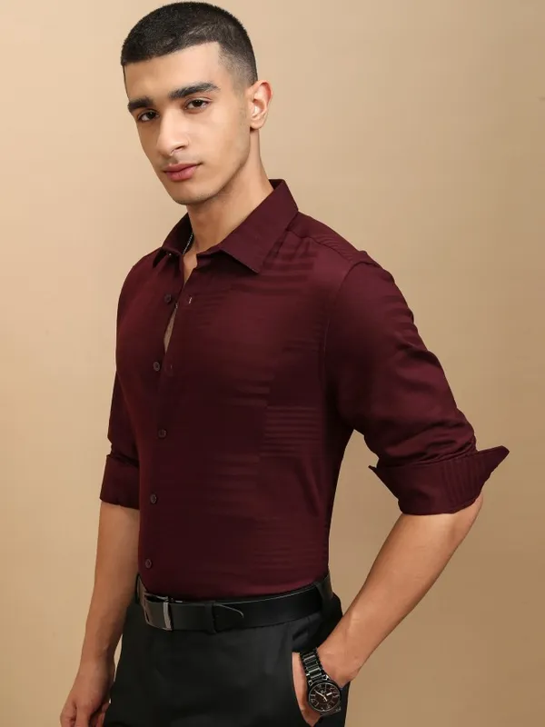 Highlander Men Maroon Striped Slim Fit Casual Shirt
