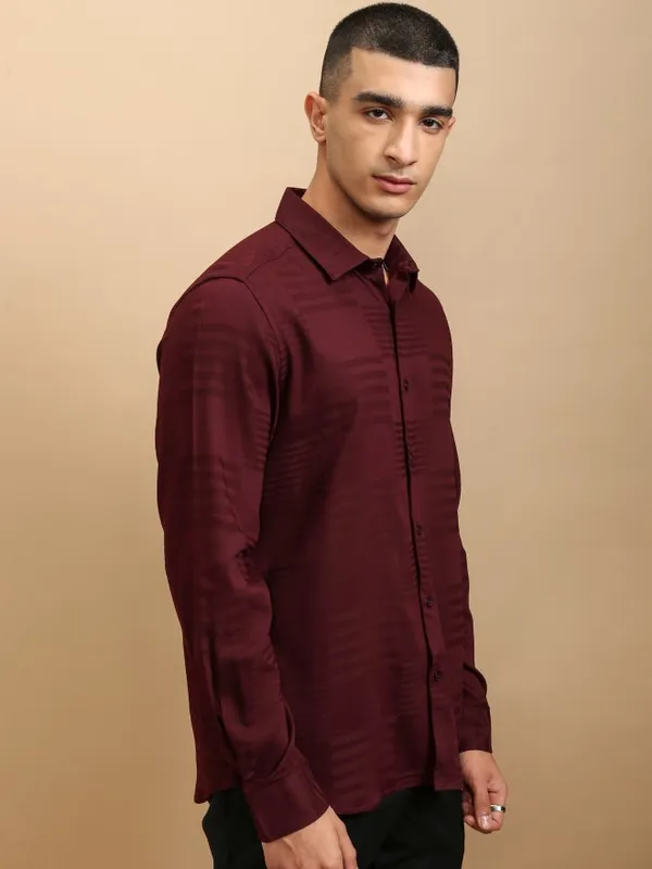 Highlander Men Maroon Striped Slim Fit Casual Shirt