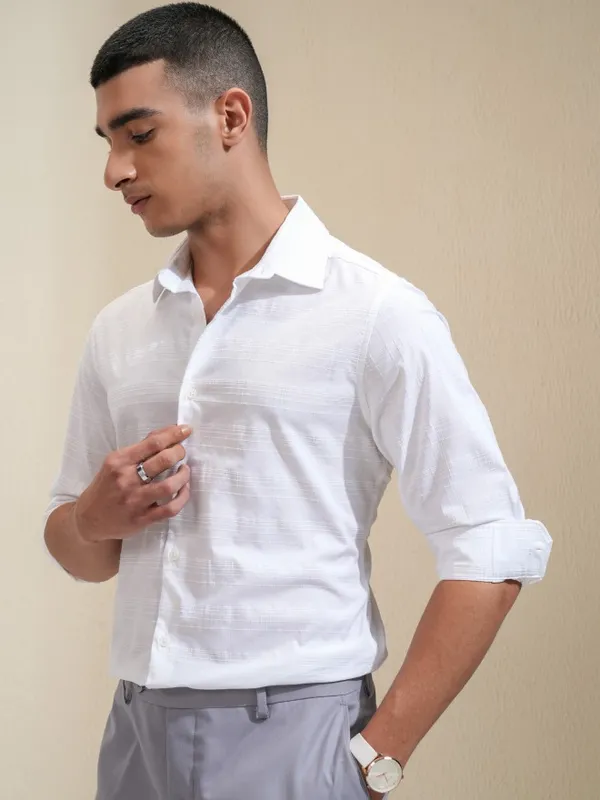 Highlander Men White Checked Slim Fit Casual Shirt