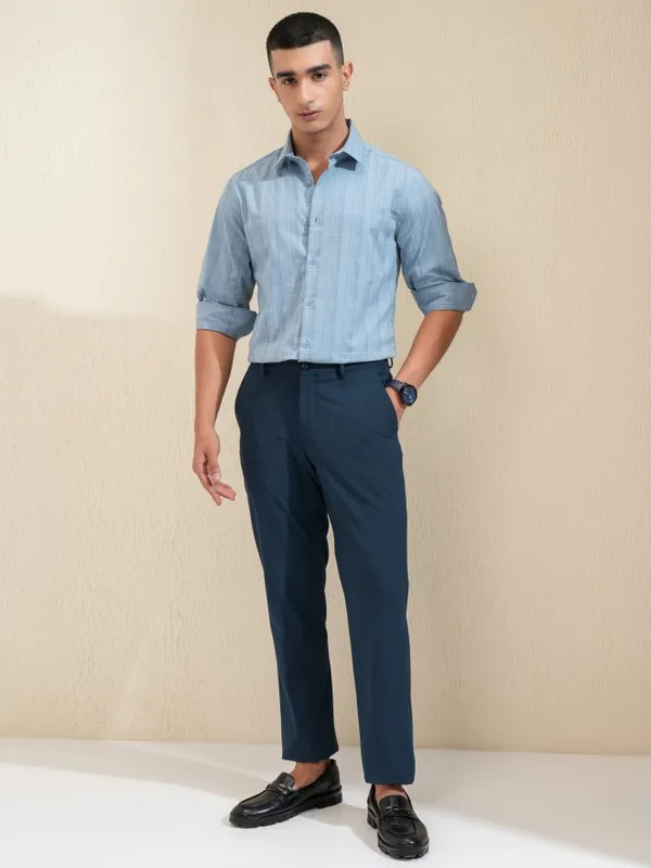 Highlander Men Blue Checked Slim Fit Casual Shirt